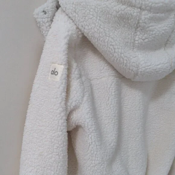 Alo Yoga Foxy Sherpa Jacket Women's Color White - Picture 3 of 7